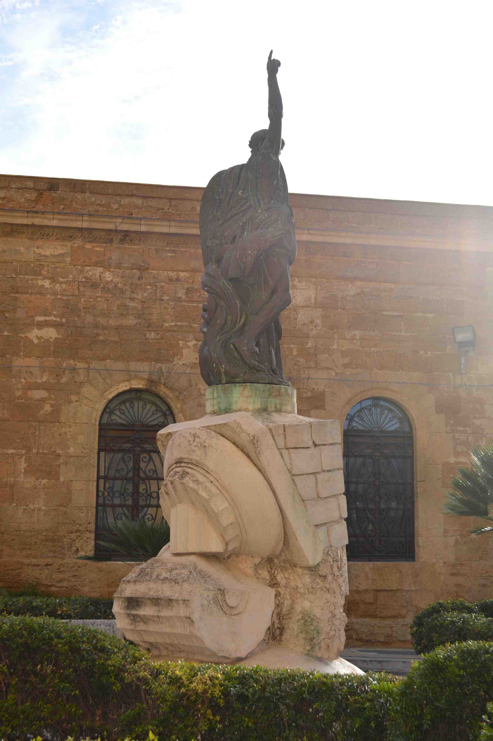 Statua Empedocle, Agrigento - 04.jpeg